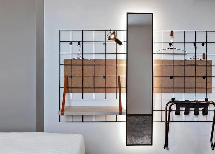 Moxy Hotel 3*