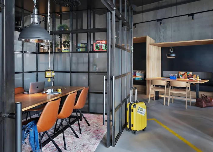 Moxy Hotel 3*