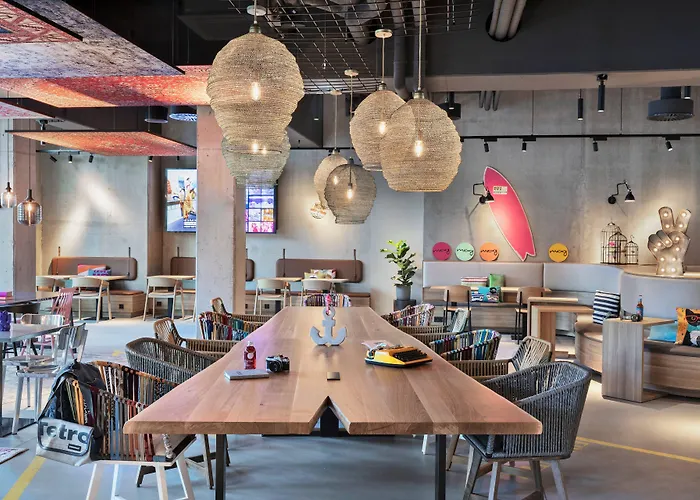 Moxy Hotel 3*
