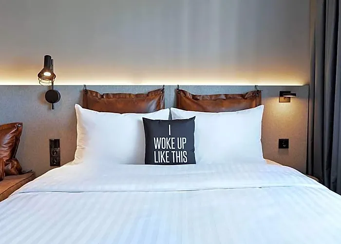 Moxy Hotel 3*